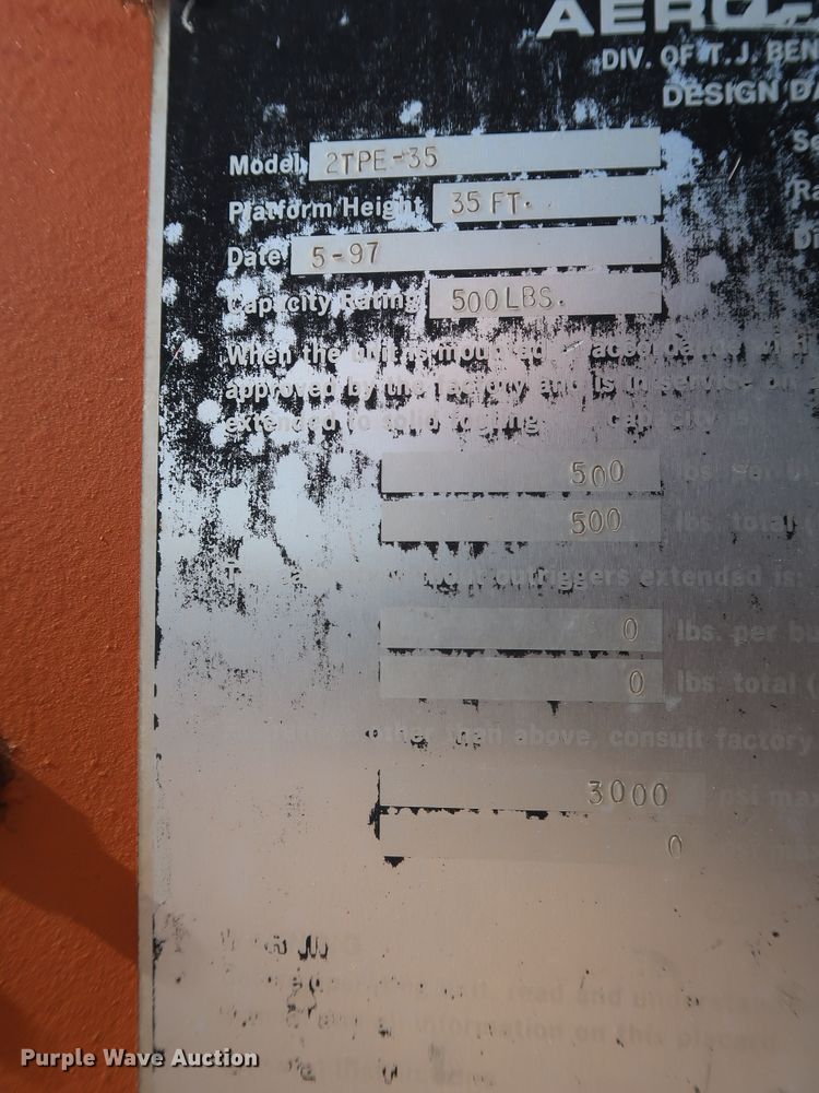 image for item GD9932 1997 Ford F800 bucket truck