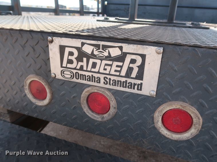 image for item GD9932 1997 Ford F800 bucket truck