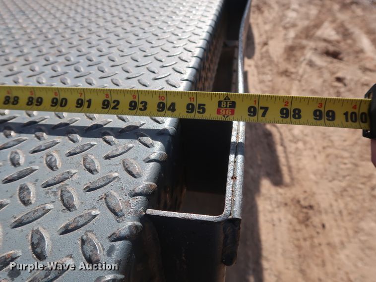 image for item GD9932 1997 Ford F800 bucket truck