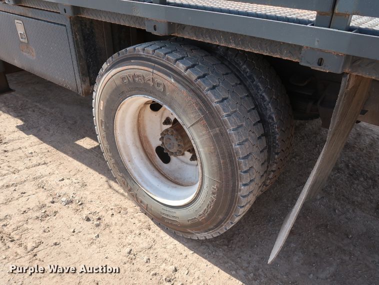 image for item GD9932 1997 Ford F800 bucket truck