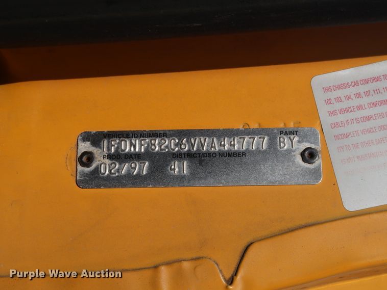 image for item GD9932 1997 Ford F800 bucket truck