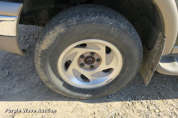 image for item DB10055 2001 Ford Expedition SUV