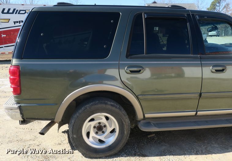 image for item DB10055 2001 Ford Expedition SUV