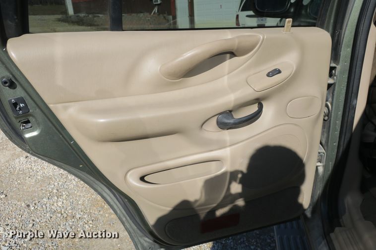 image for item DB10055 2001 Ford Expedition SUV