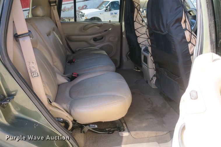 image for item DB10055 2001 Ford Expedition SUV