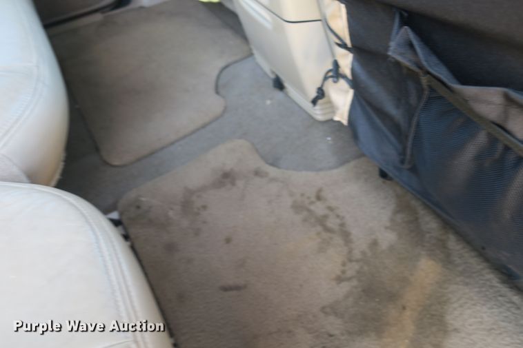 image for item DB10055 2001 Ford Expedition SUV