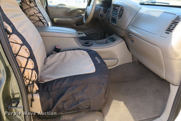 image for item DB10055 2001 Ford Expedition SUV