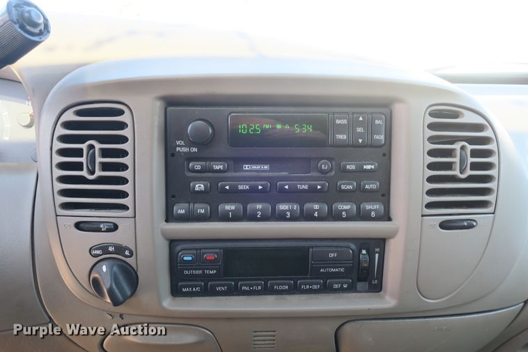 image for item DB10055 2001 Ford Expedition SUV
