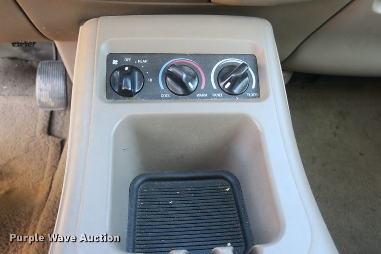 image for item DB10055 2001 Ford Expedition SUV