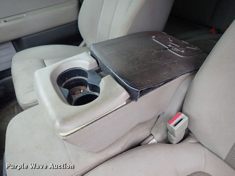 image for item DC3326 2010 Ford F150 SuperCab pickup truck