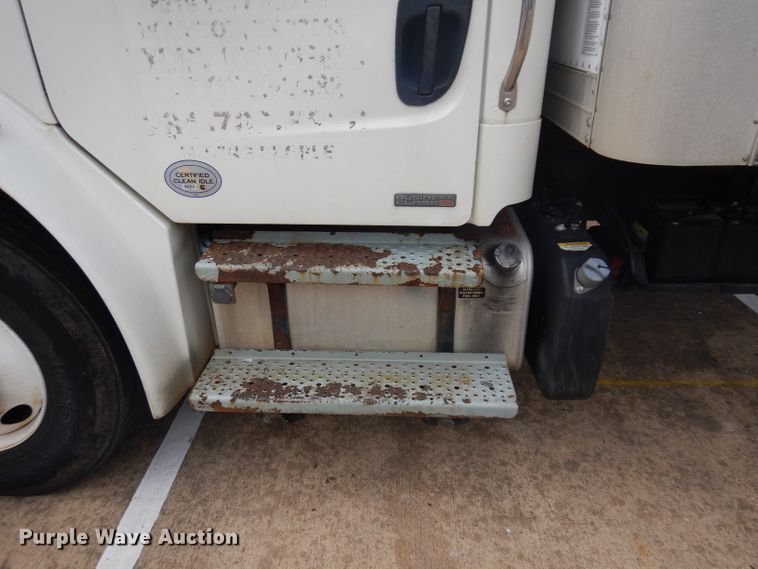 image for item DD3035 2012 Freightliner M2 106 box truck