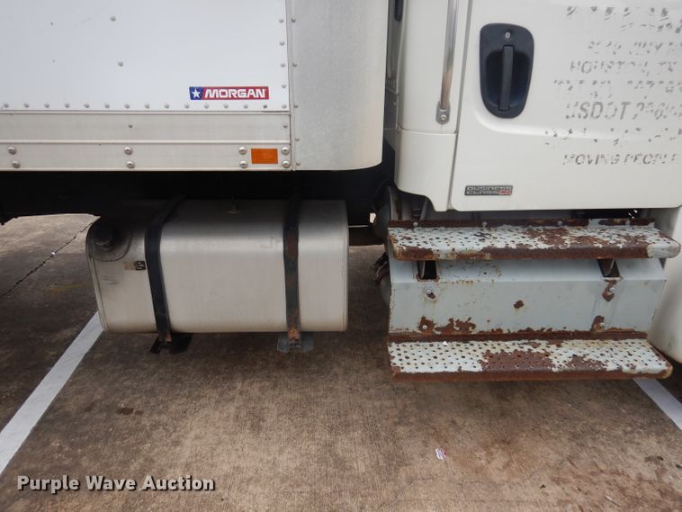 image for item DD3035 2012 Freightliner M2 106 box truck