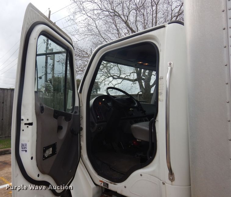 image for item DD3035 2012 Freightliner M2 106 box truck