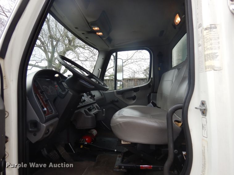 image for item DD3035 2012 Freightliner M2 106 box truck