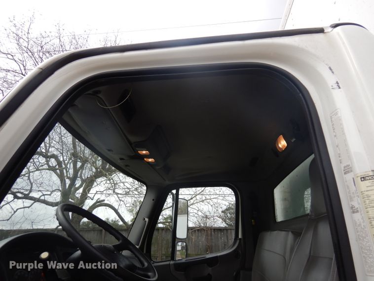 image for item DD3035 2012 Freightliner M2 106 box truck