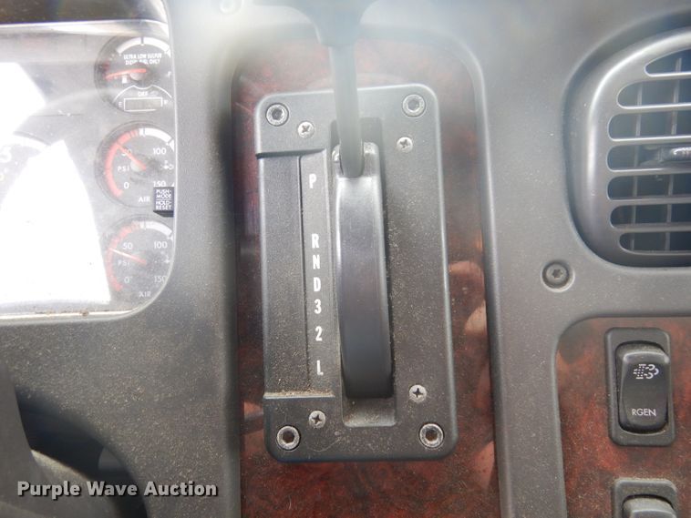 image for item DD3035 2012 Freightliner M2 106 box truck