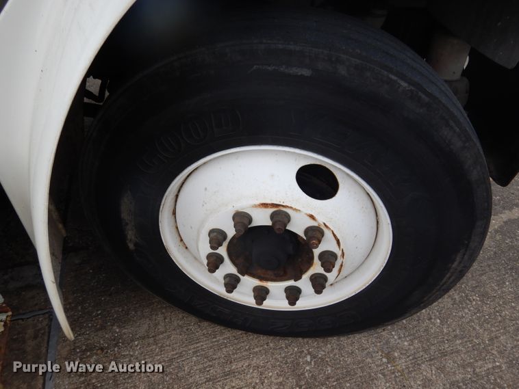 image for item DD3035 2012 Freightliner M2 106 box truck