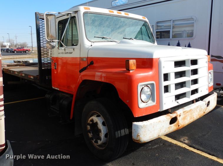 image for item DE4310 1988 International S1600 flatbed truck