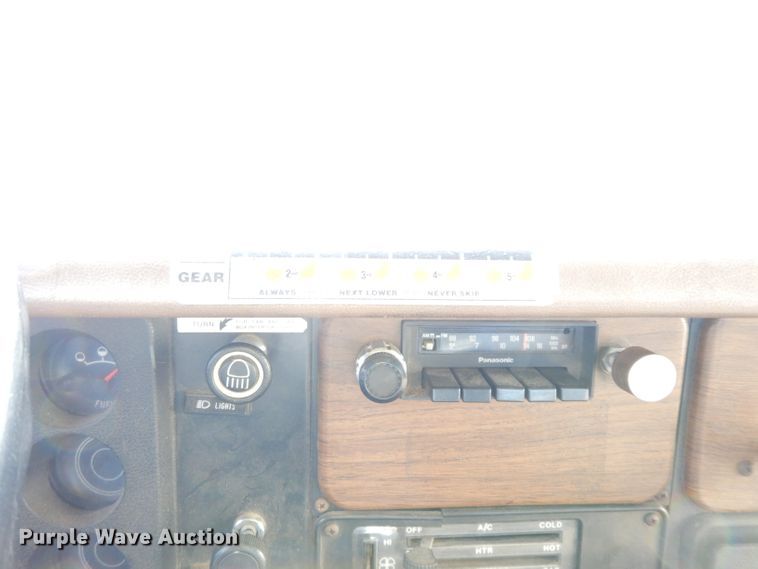 image for item DE4310 1988 International S1600 flatbed truck