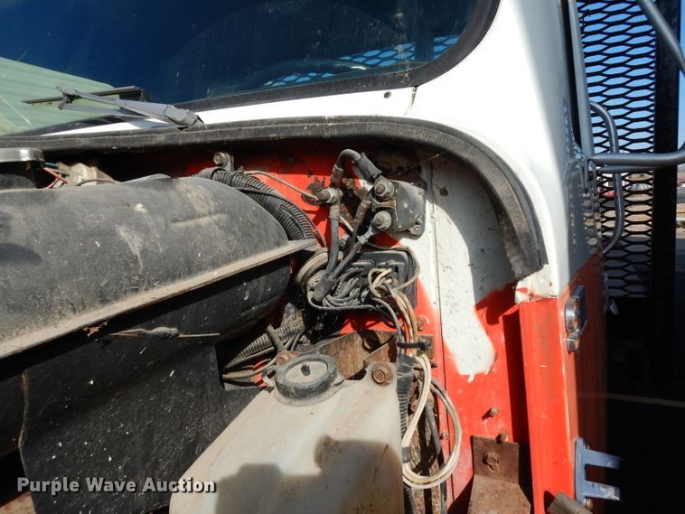 image for item DE4310 1988 International S1600 flatbed truck