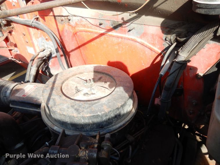 image for item DE4310 1988 International S1600 flatbed truck