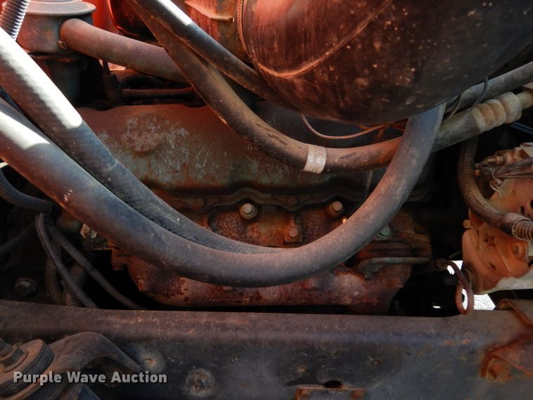 image for item DE4310 1988 International S1600 flatbed truck