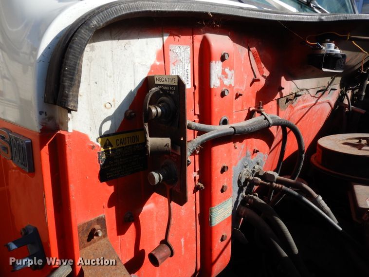 image for item DE4310 1988 International S1600 flatbed truck