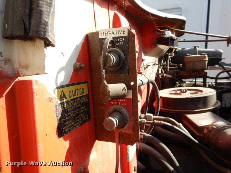 image for item DE4310 1988 International S1600 flatbed truck