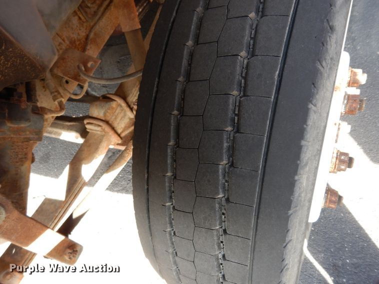 image for item DE4310 1988 International S1600 flatbed truck