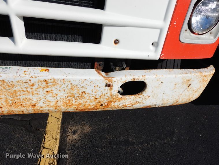 image for item DE4310 1988 International S1600 flatbed truck