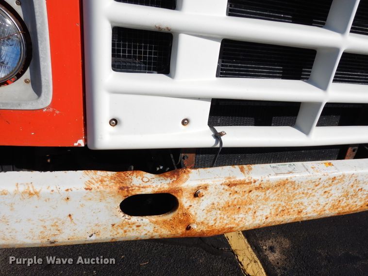 image for item DE4310 1988 International S1600 flatbed truck