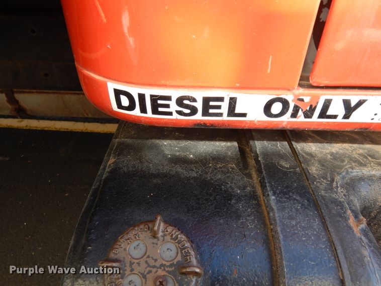 image for item DE4310 1988 International S1600 flatbed truck