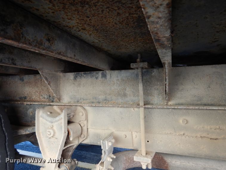 image for item DE4310 1988 International S1600 flatbed truck