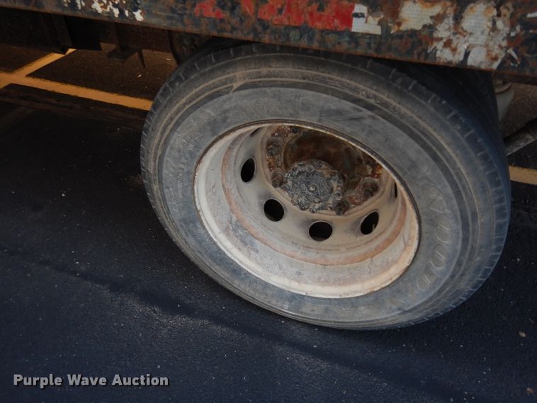 image for item DE4310 1988 International S1600 flatbed truck