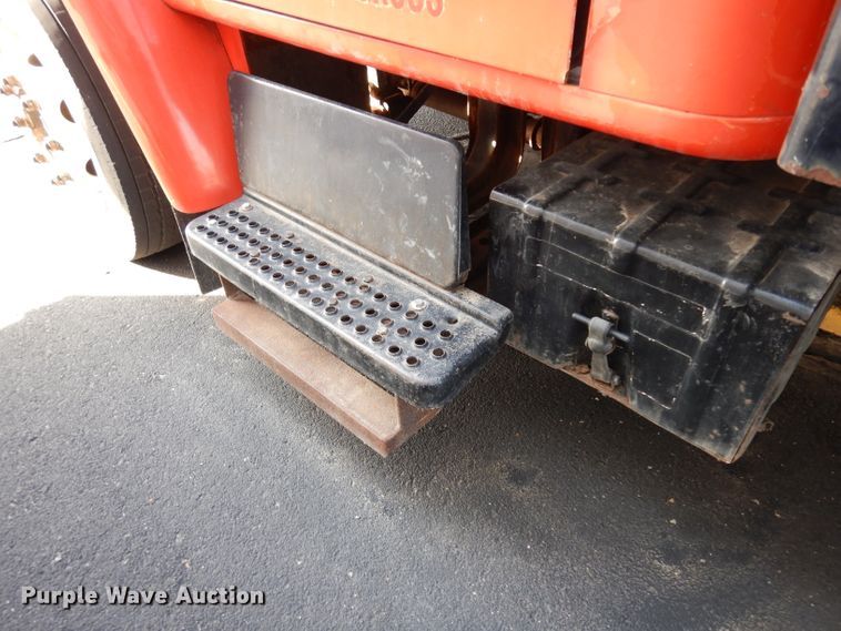 image for item DE4310 1988 International S1600 flatbed truck