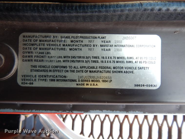 image for item DE4310 1988 International S1600 flatbed truck