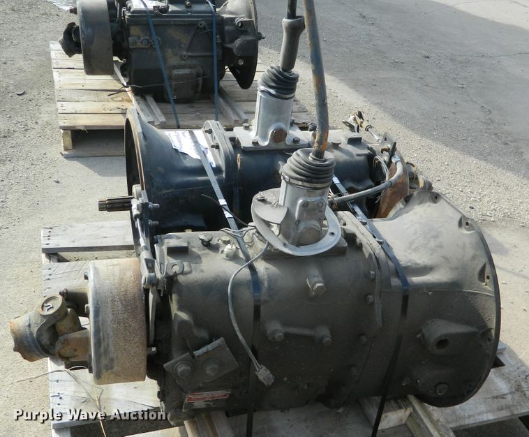 image for item DE4394 (2) Spicer ES56-5A five speed manual transmissions