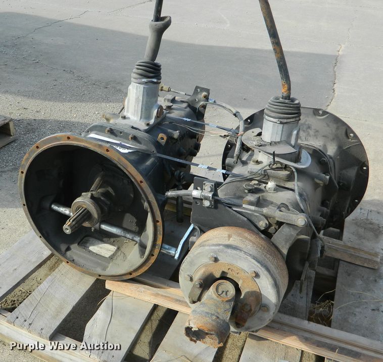 image for item DE4394 (2) Spicer ES56-5A five speed manual transmissions