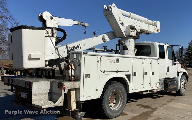 image for item DF6621 2007 International 4300 bucket truck