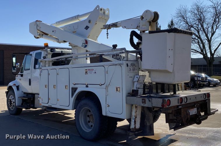 image for item DF6621 2007 International 4300 bucket truck