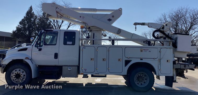 image for item DF6621 2007 International 4300 bucket truck