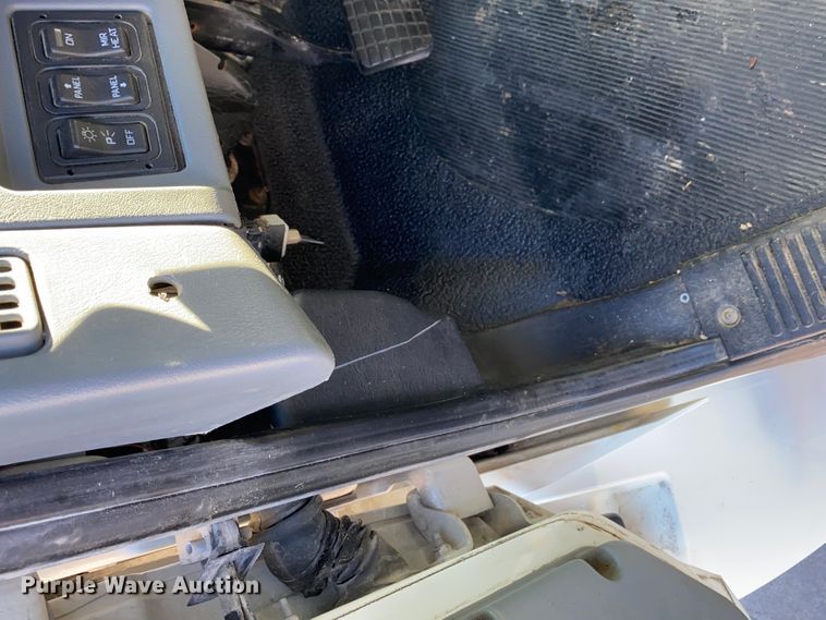 image for item DF6621 2007 International 4300 bucket truck