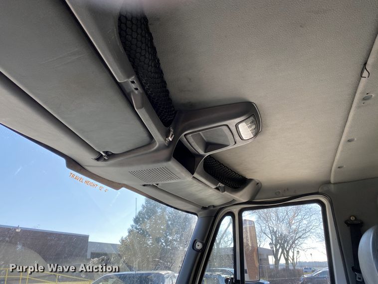 image for item DF6621 2007 International 4300 bucket truck