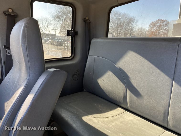 image for item DF6621 2007 International 4300 bucket truck