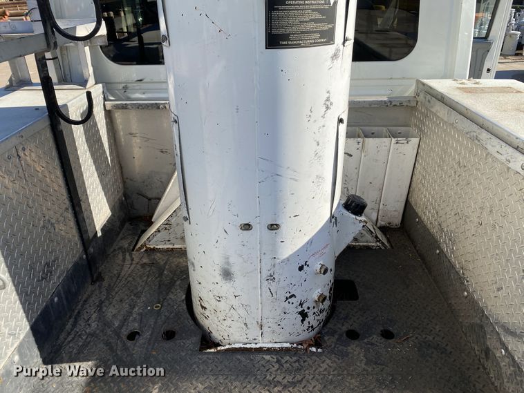 image for item DF6621 2007 International 4300 bucket truck