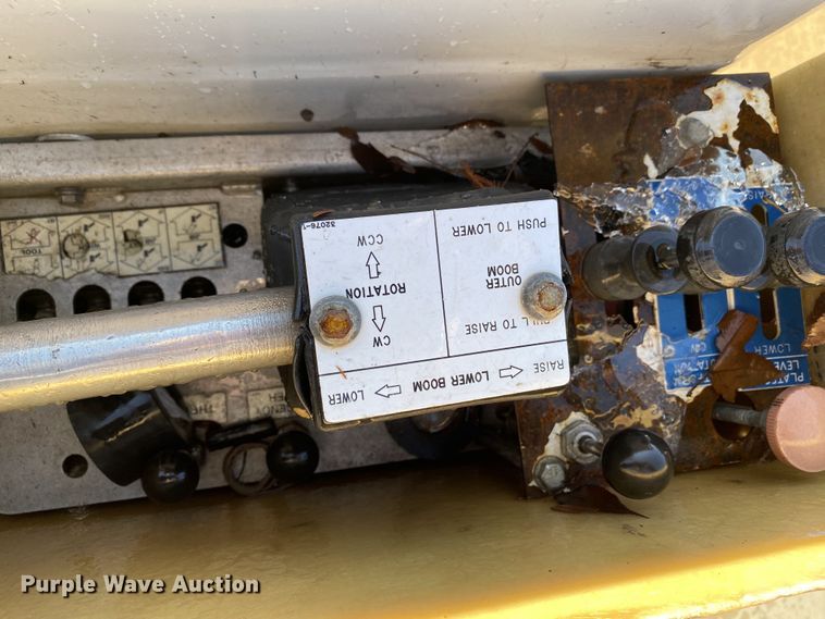 image for item DF6621 2007 International 4300 bucket truck