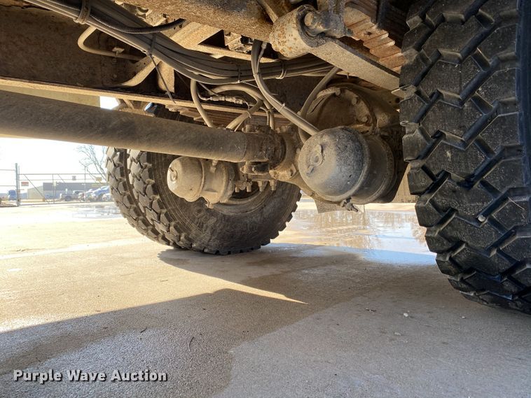 image for item DF6621 2007 International 4300 bucket truck