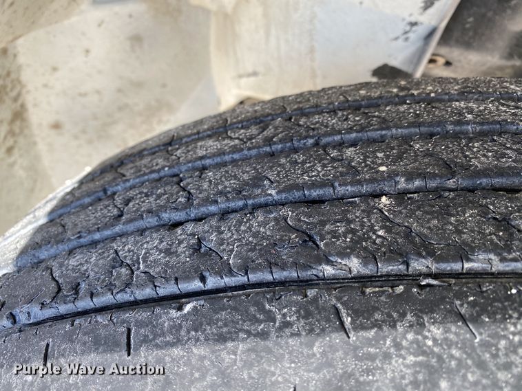 image for item DF6621 2007 International 4300 bucket truck