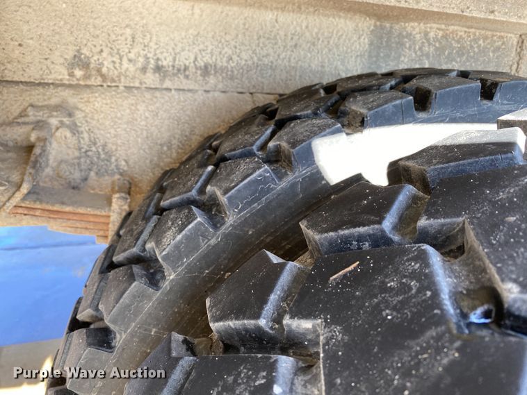 image for item DF6621 2007 International 4300 bucket truck