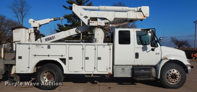 image for item DF6622 2007 International 4300 bucket truck